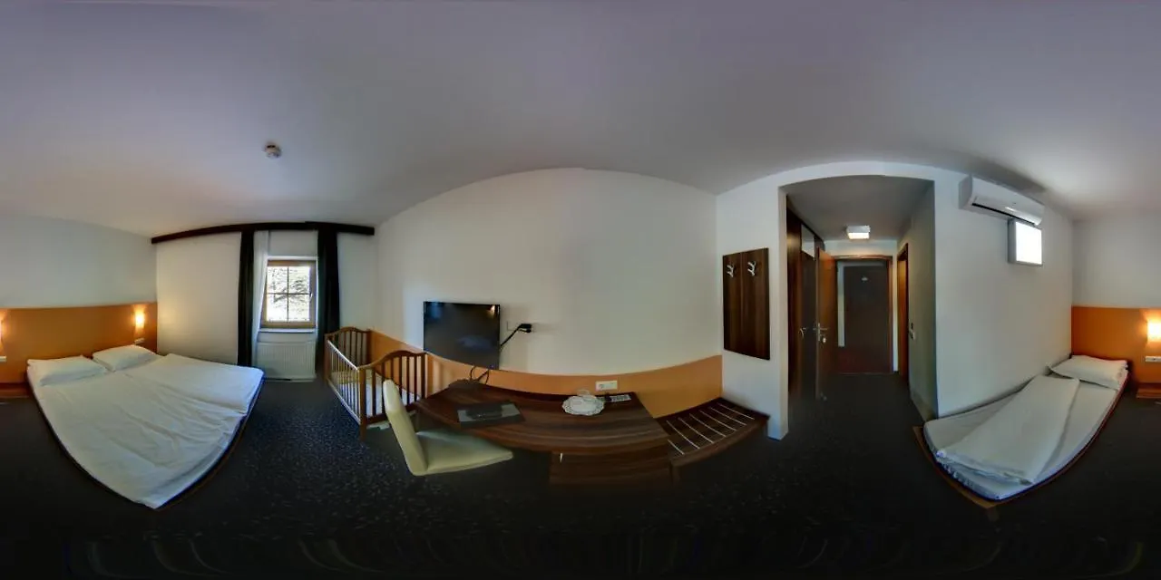 Domacija Vodnik & Apartments Cerklje na Gorenjskem Hotel